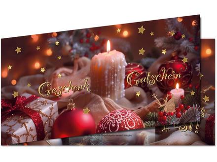 Faltgutschein DIN-lang mit Weihnachtsmotiv, Kerzen, roten Christbaumkugeln, Geschenk, Tannenzweigen und goldenen Sternen, Motiv X6001